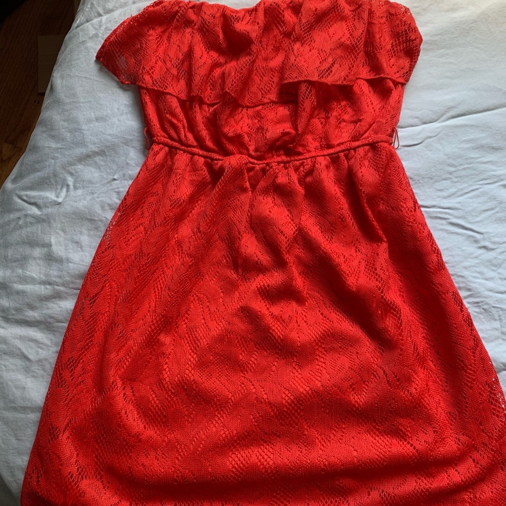 EUC Coral strapless lace dress